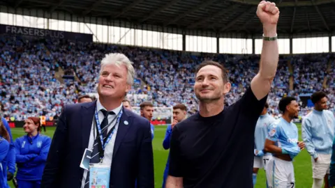 Coventry City oficializa compra da Coventry Building Society Arena - Imagem do artigo original
