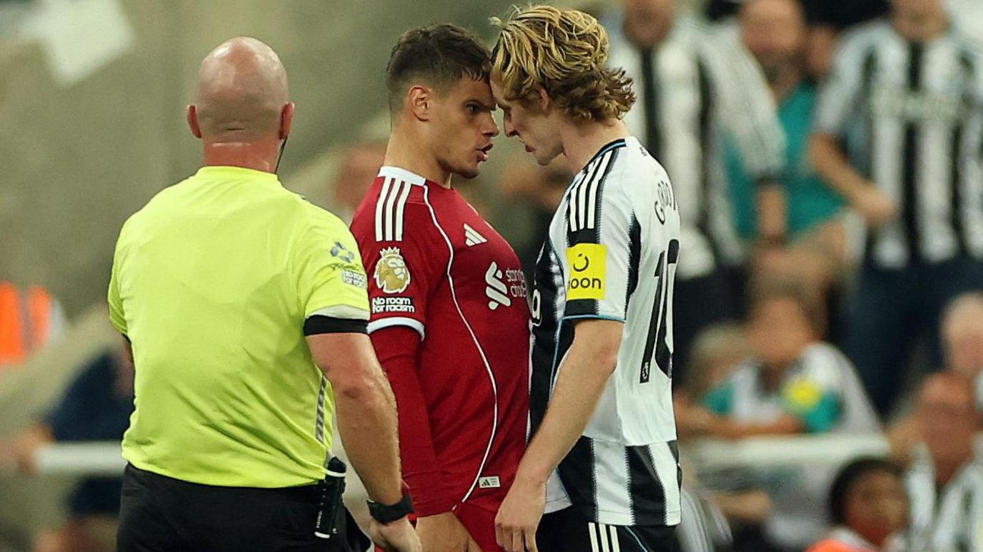 Liverpool vence Newcastle nos acréscimos e acirra tensão entre os clubes na Premier League - Imagem do artigo original