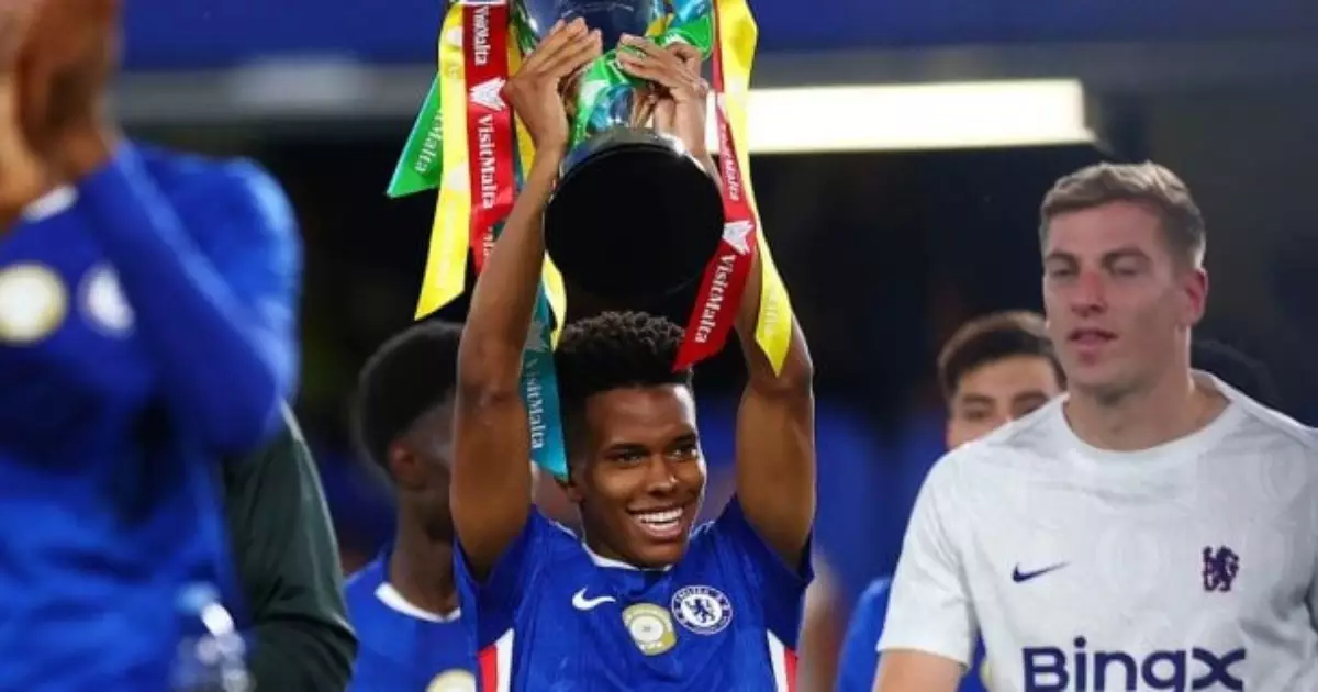 Gol na estreia pelo Chelsea faz imprensa europeia exaltar Estêvão - Imagem do artigo