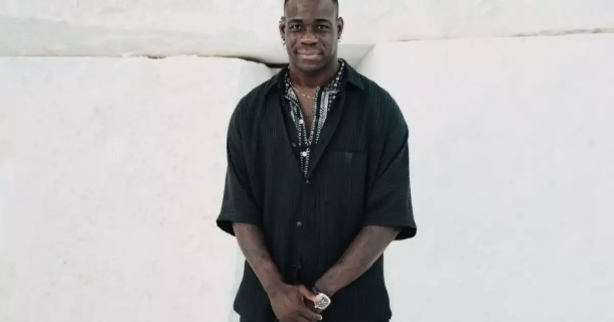 Balotelli diz que poderia ter rendido mais na carreira e critica estilo atual do futebol - Imagem do artigo