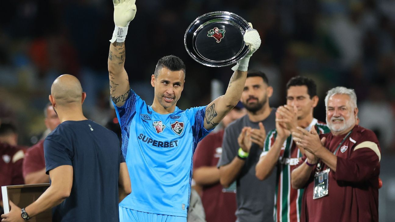 Fábio chega a 1.391 partidas e se torna o jogador com mais jogos na história do futebol - Imagem do artigo