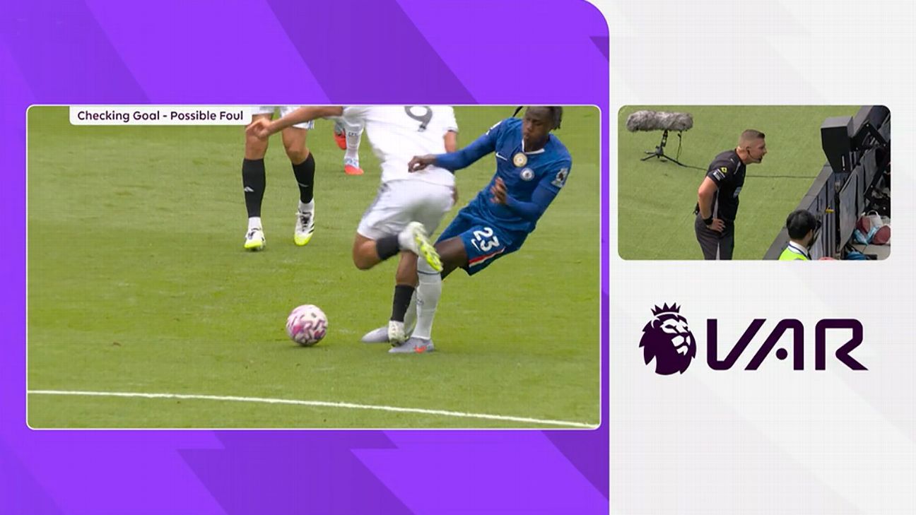 VAR volta a ser foco de críticas após gol anulado do Fulham e pênalti decisivo para o Manchester United - Imagem do artigo