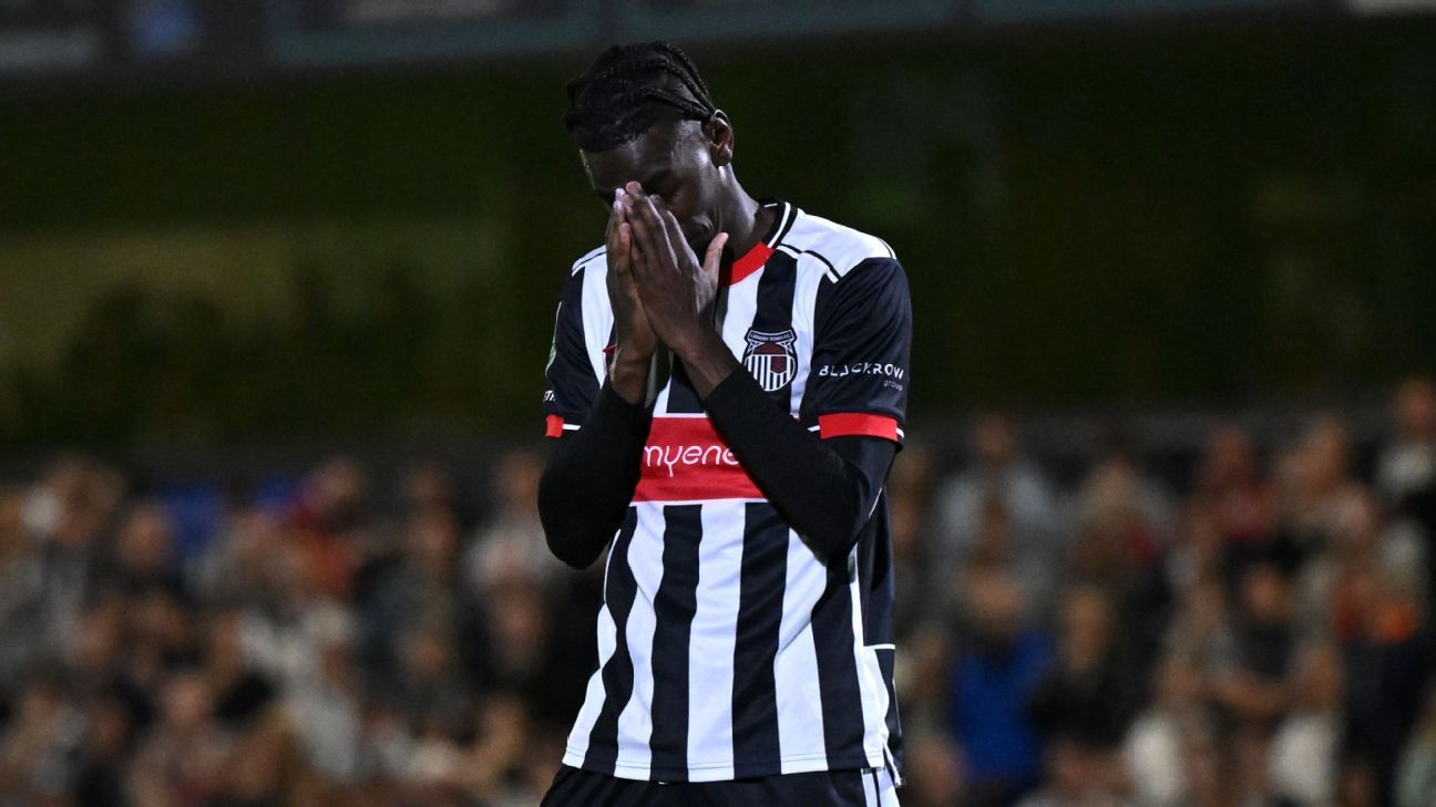 Grimsby é multado, mas segue na Copa da Liga após escalar jogador irregular - Imagem do artigo