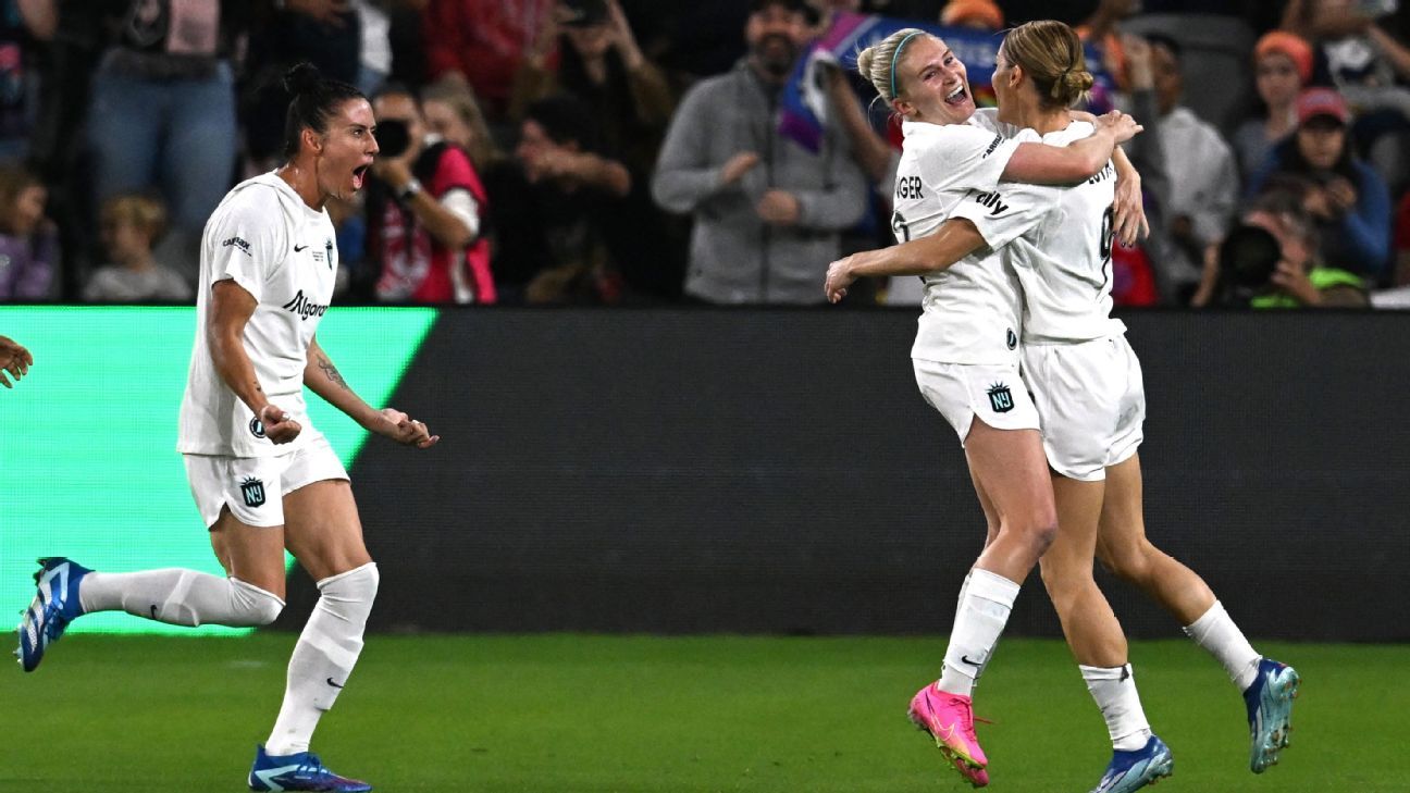 Esther González afirma que NWSL está entre as ligas mais fortes do futebol feminino - Imagem do artigo