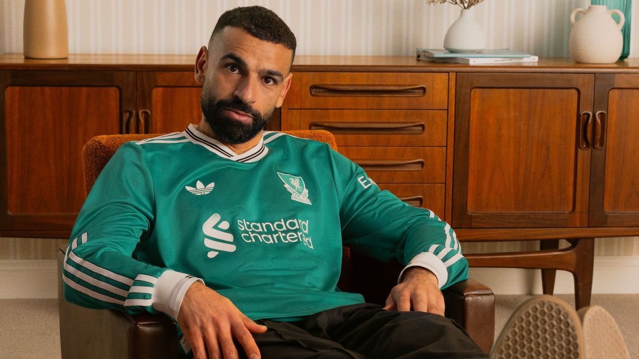 Liverpool lança terceiro uniforme 2025-26 em verde “sea green” com pegada retrô - Imagem do artigo