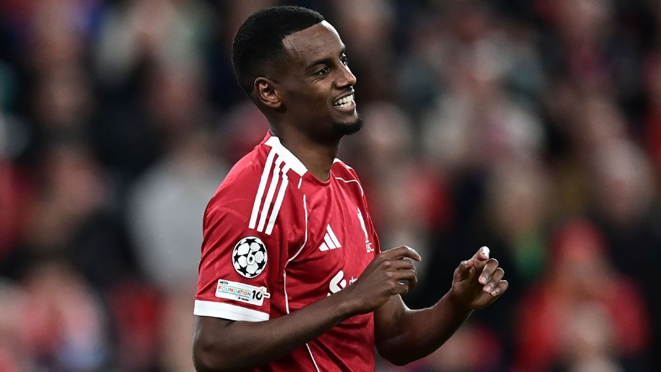 Slot se surpreende com condição física de Isak na estreia diante do Atlético - Imagem do artigo