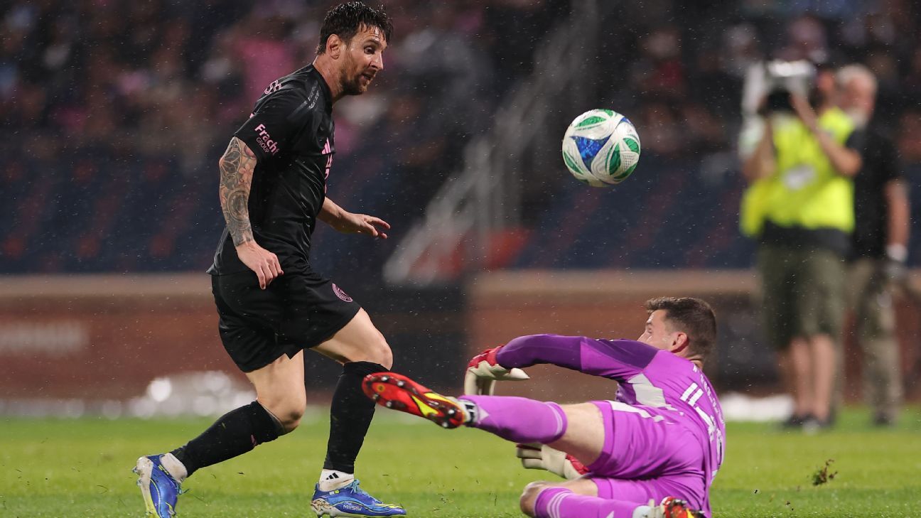 Messi marca duas vezes e Inter Miami confirma vaga nos playoffs da MLS - Imagem do artigo