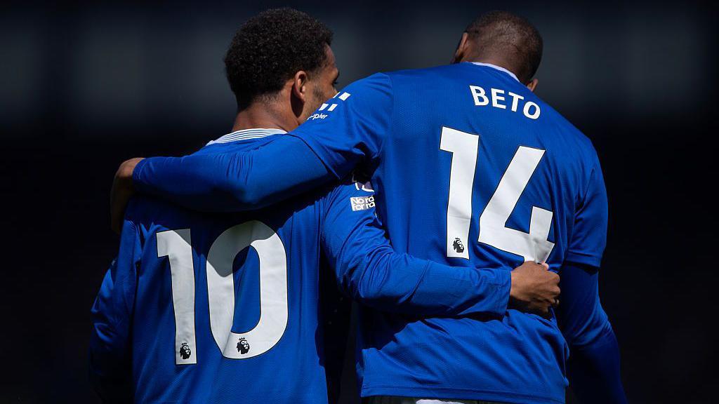 Everton gasta £160 milhões em 10 anos, mas ainda procura o “nove” ideal antes de encarar o Tottenham - Imagem do artigo original