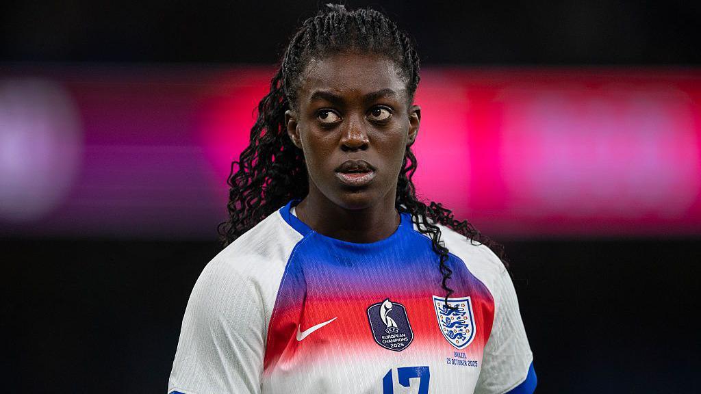 Michelle Agyemang rompe ligamento cruzado e está fora da temporada, mas clubes confiam em retorno - Imagem do artigo original