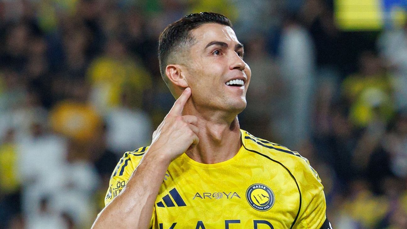 Ronaldo diz que mira 1.000 gols apesar de pedidos da família para se aposentar - Imagem do artigo