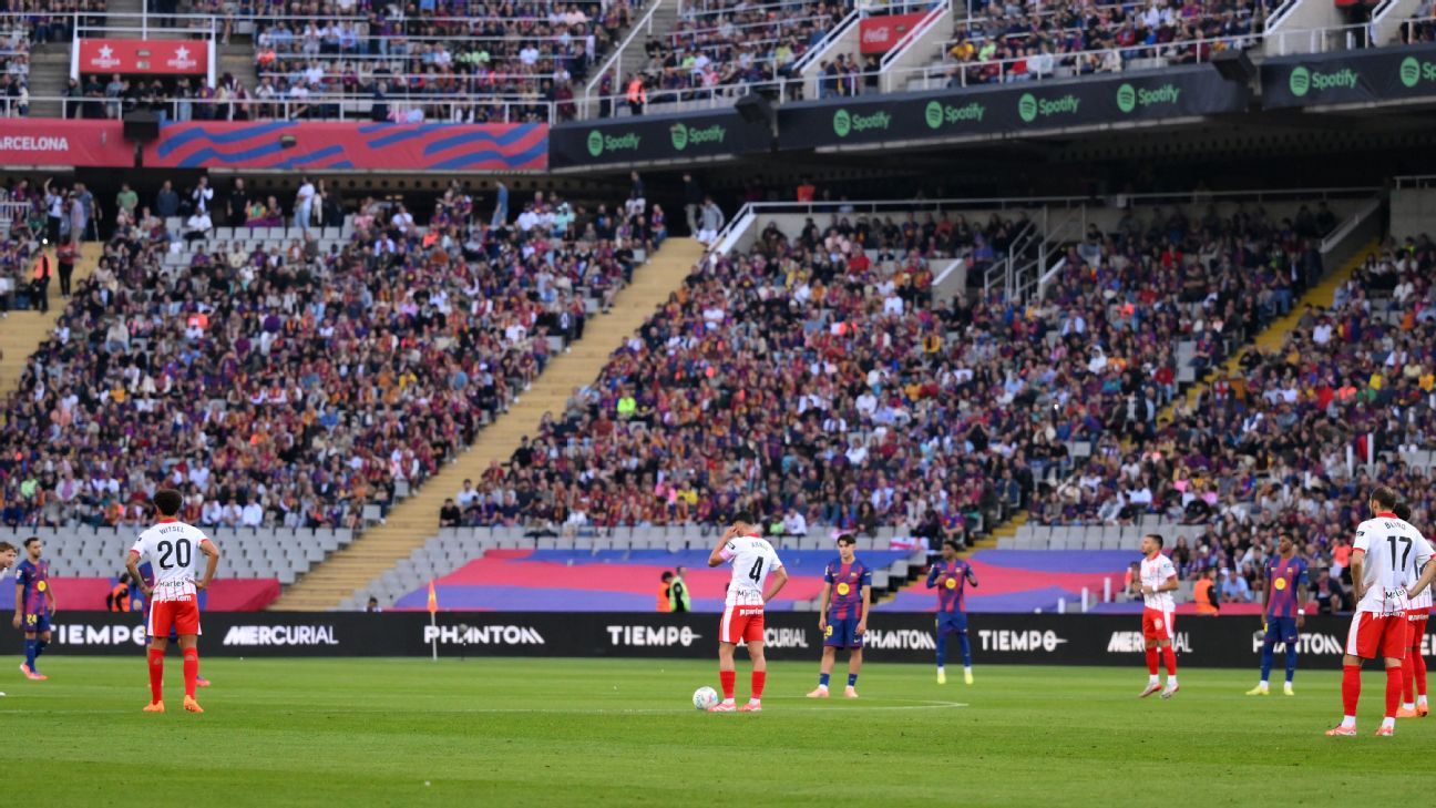 Barcelona e Girona interrompem início de partida por 15 segundos em protesto contra jogo da LaLiga em Miami - Imagem do artigo
