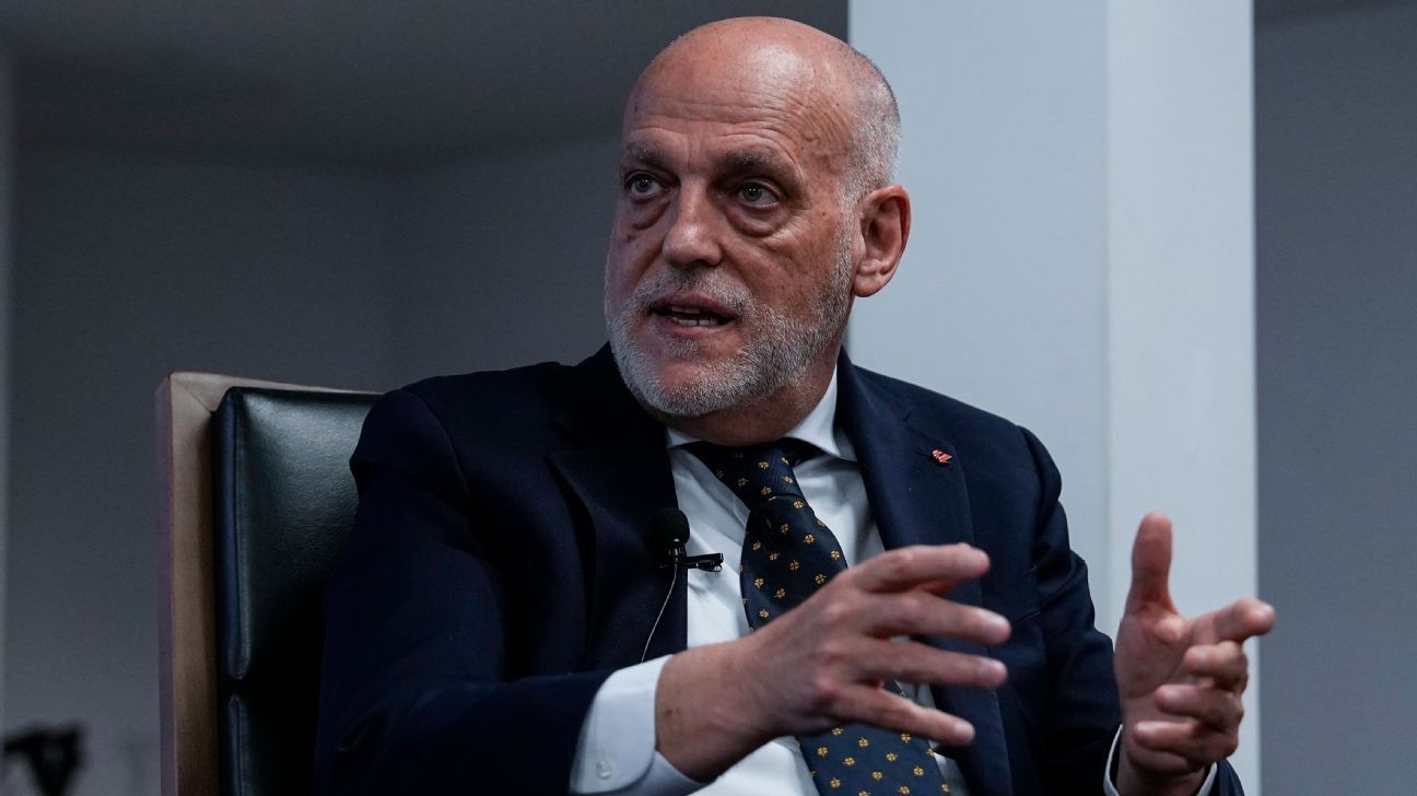 Tebas lamenta cancelamento de Barcelona x Villarreal em Miami e vê “oportunidade perdida” - Imagem do artigo