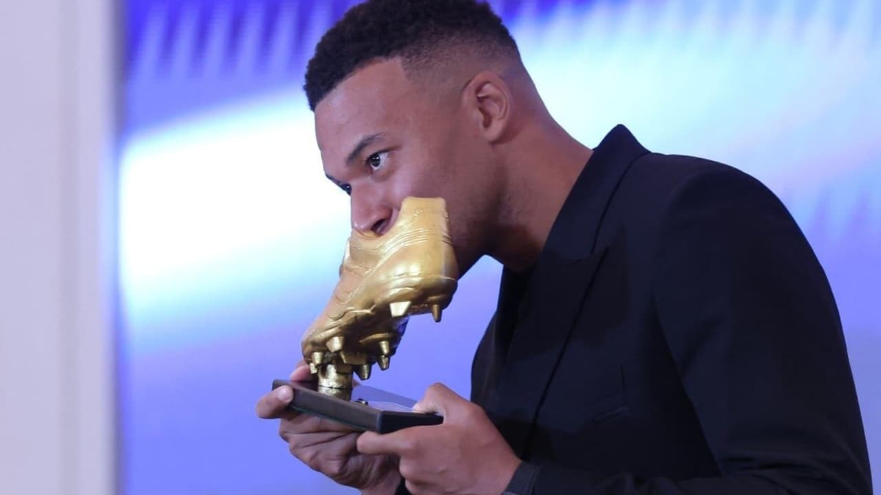 Mbappé recebe Chuteira de Ouro e declara: “Quero ganhar tudo” - Imagem do artigo original