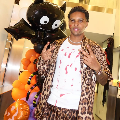 Haaland veste Coringa e assusta moradores; Real Madrid e Napoli antecipam Halloween - Imagem do artigo original