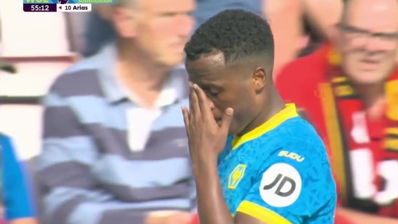 Saída antecipada de Jhon Arias vira assunto nas redes sociais e termo “Flamengo” dispara - Imagem do artigo original