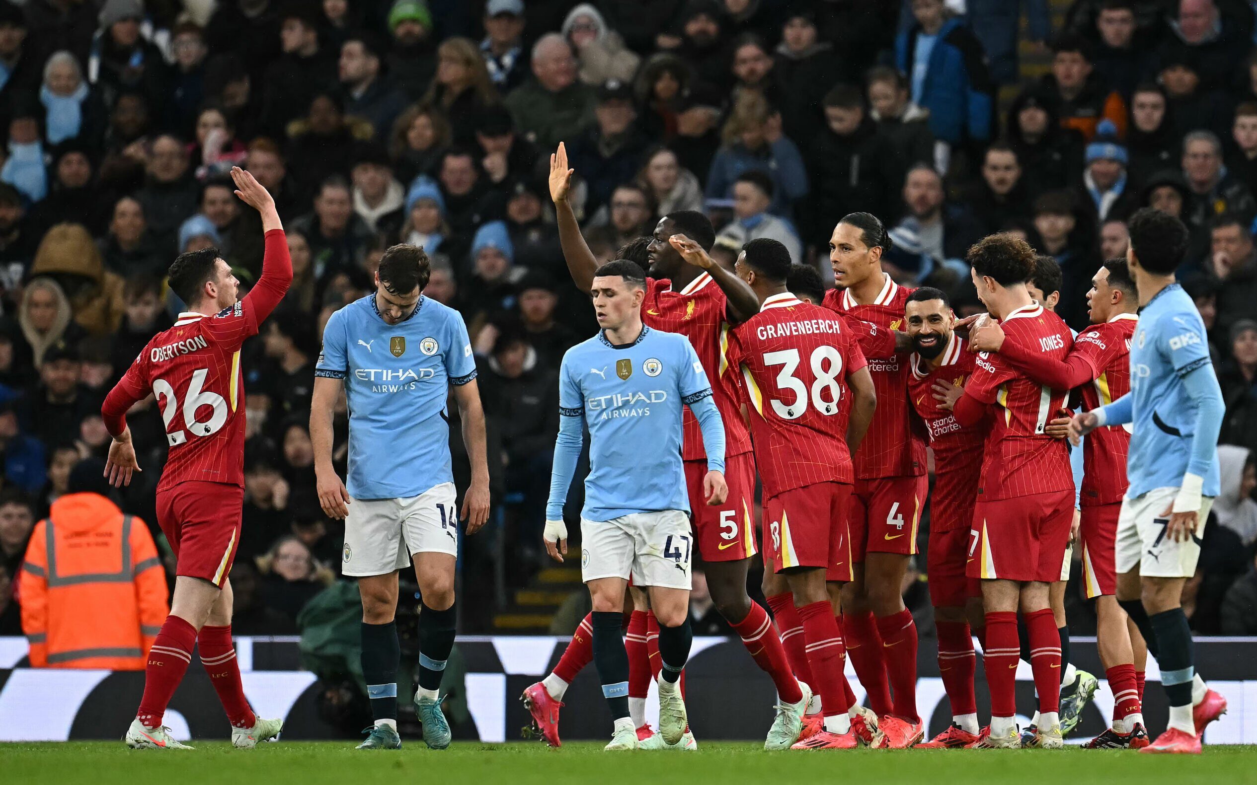 Manchester City e Liverpool divulgam escalações com alterações para duelo na Premier League - Imagem do artigo original