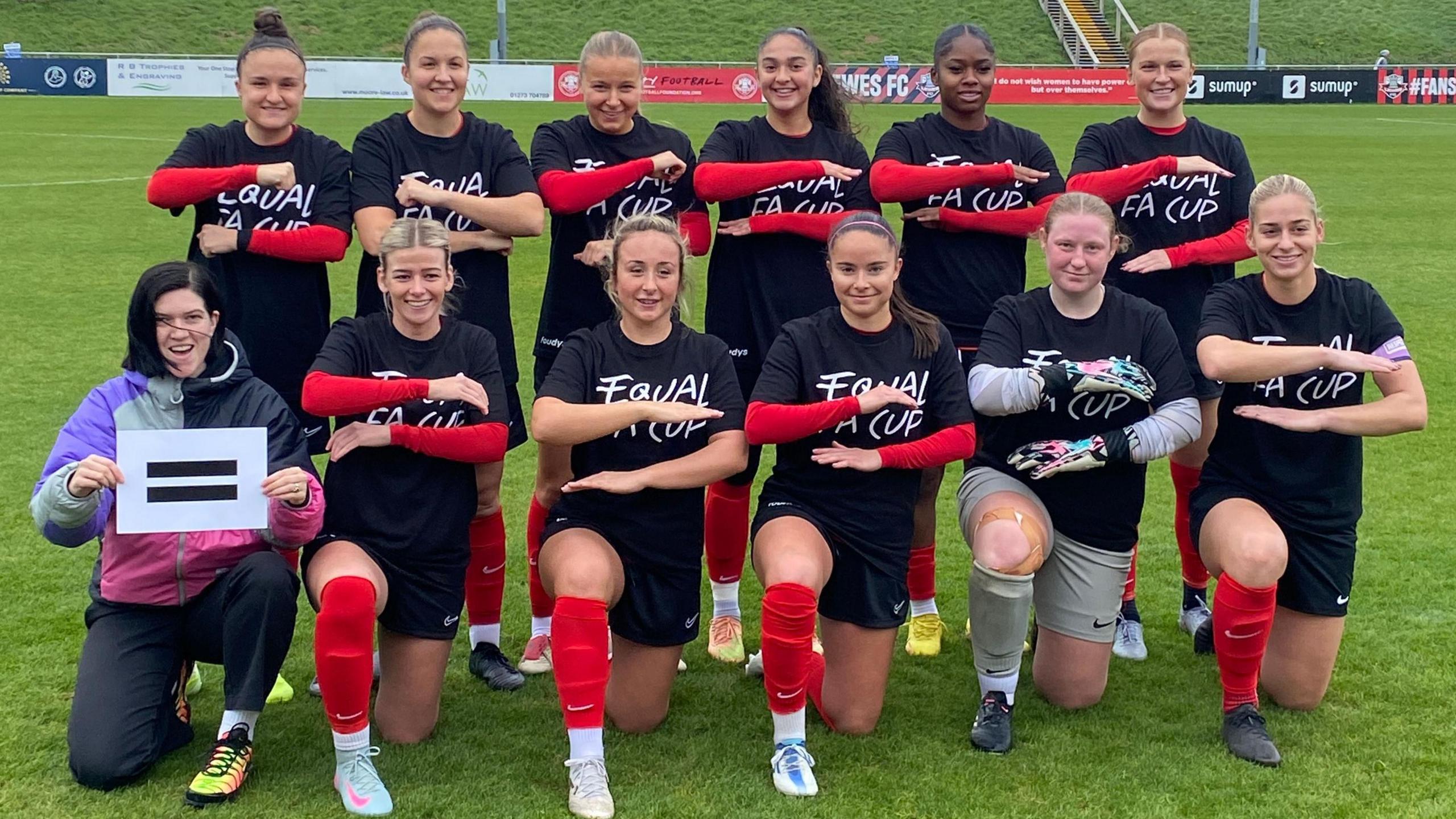 Lewes FC volta a pressionar FA por premiação igual na Copa da Inglaterra feminina e masculina - Imagem do artigo original