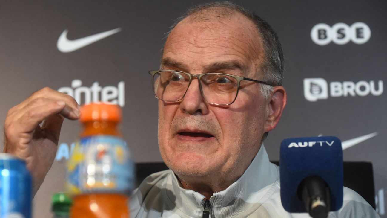 Bielsa admite “vergonha” por 5 a 1 diante dos EUA, mas confirma que seguirá na seleção uruguaia até a Copa de 2026 - Imagem do artigo