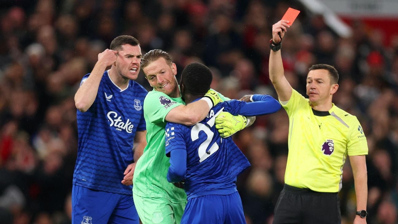 Moyes elogia “briga” entre Gueye e Keane após vitória do Everton em Old Trafford - Imagem do artigo